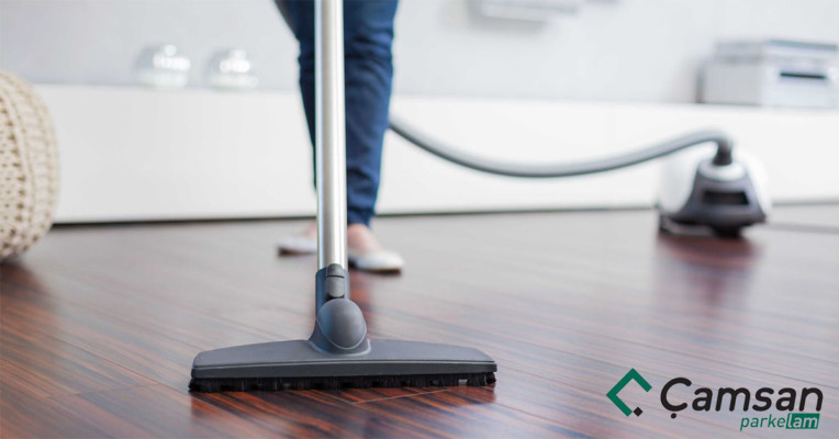 thói quen làm hại sàn gỗ